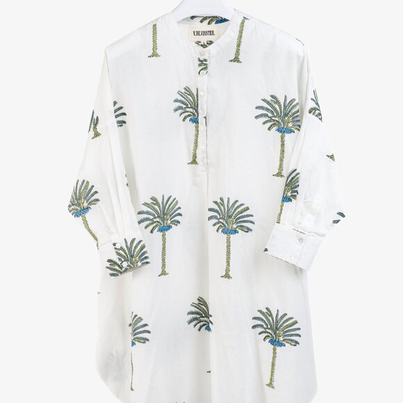 V de Vinster White & Green Oversized Palm Tree Print Tunic - Picture 2 of 12